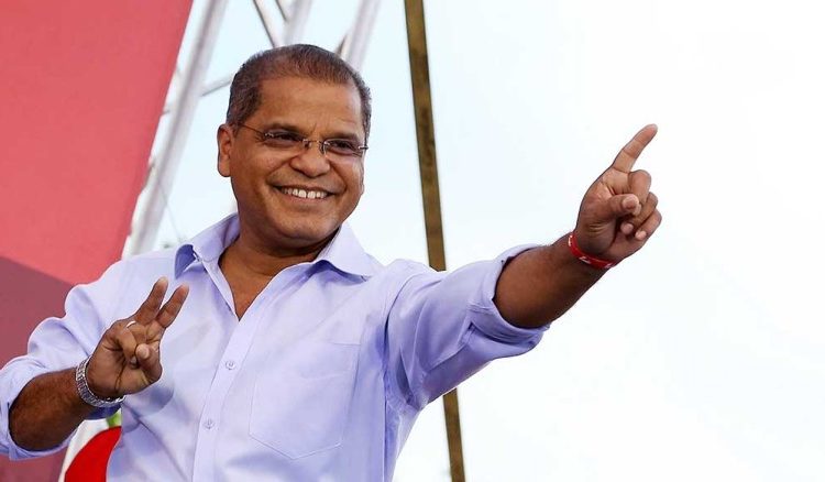 Ortiz dice que no hay división en el FMLN