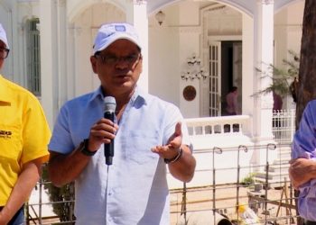 Óscar Ortiz: “Estoy considerando competir como secretario general del FMLN”