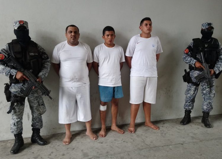 Capturan a vigilante privado en estado de ebriedad mientras ejercía sus labores