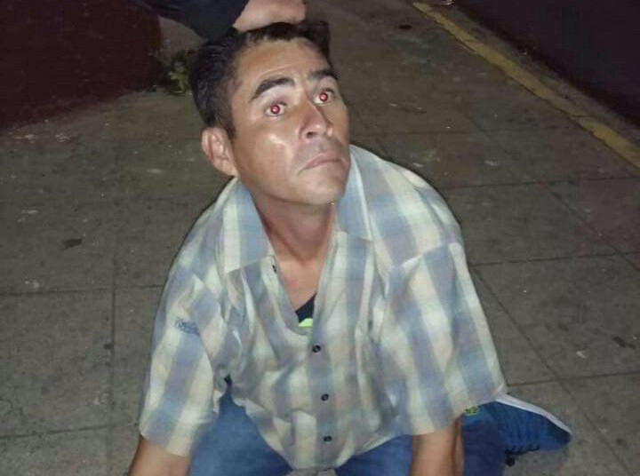 Ordenan captura de sujeto que fue captado en video abusando de un niño en Santa Tecla