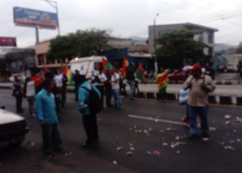 Sindicalistas protestan frente a alcaldía capitalina para exigir nivelación salarial