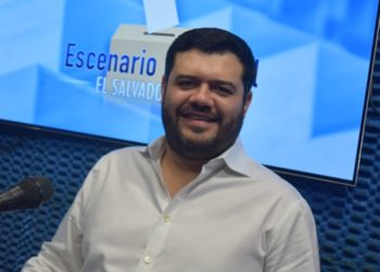 Quijano es confrontado por emisario de NI por no ceder en construcción de palacio legislativo