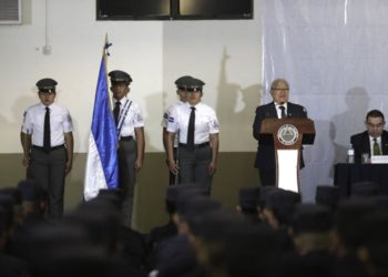 Sánchez Cerén asiste a graduación de 285 técnicos en ciencias policiales