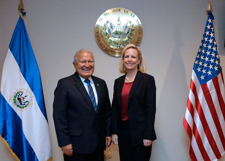 Presidente Sánchez Cerén se reúne con Secretaria de Seguridad Nacional de Estados Unidos