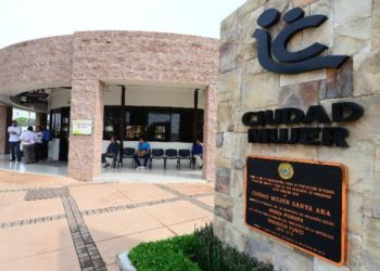 Bukele denuncia saqueos en Ciudad Mujer pero Inclusión Social le contesta