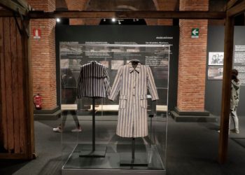 Museo de Auschwitz descontento con las selfies de los visitantes y pide no sacarse fotos con «actitud frívola»