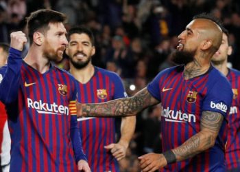 El Barcelona juega con fuego pero aún no se quema