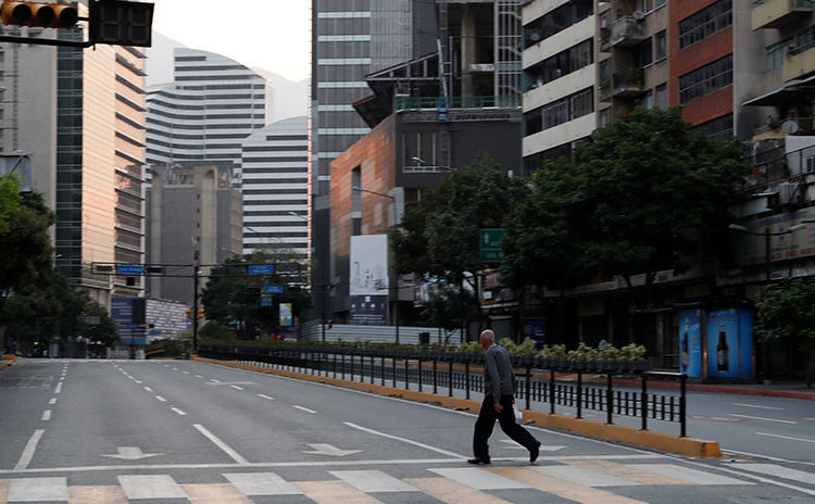 El Gobierno de Venezuela suspende la jornada laboral y las clases por el apagón