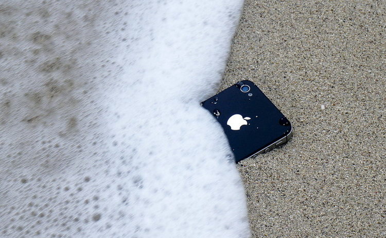 El iPhone 11 podría incluir una pantalla que funciona bajo el agua