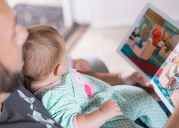 Enfermero adopta a un bebé abandonado y conmueve a Argentina