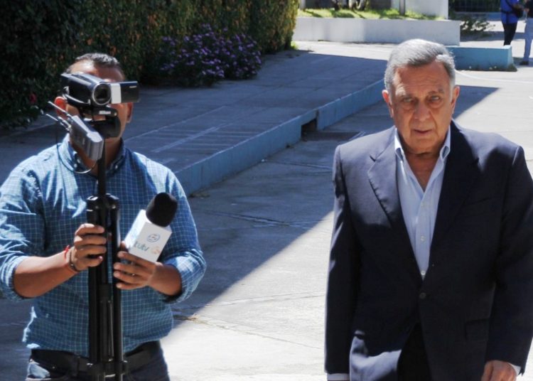 Restablecen derechos ciudadanos a Carlos Perla