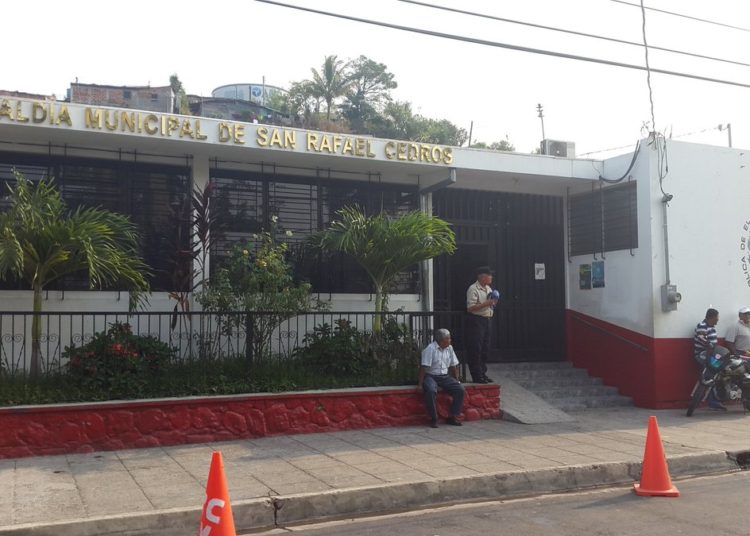 Exalcadesa de San Rafael Cedros condenada por peculado