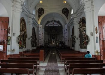 Roban ofrendas de la parroquia San Pedro Apóstol en Metapán