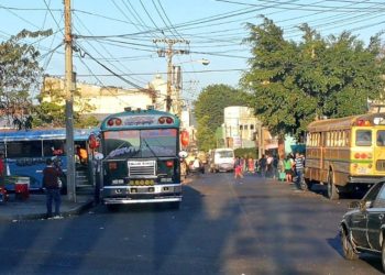 Rutas de buses de Cuscatlán retornan a la plaza Zurita