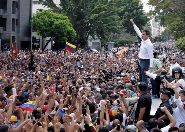 Juan Guaidó no descarta invocar el artículo 187, que autoriza la injerencia militar exterior en Venezuela
