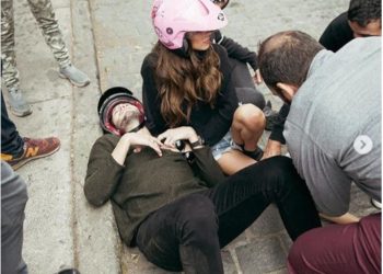 (VIDEO) El cantante Sebastián Yatra sufre una caída mientras realizaban un videoclip