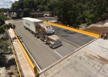 MOP y BID buscan agilizar paso de transporte de carga en puntos fronterizos