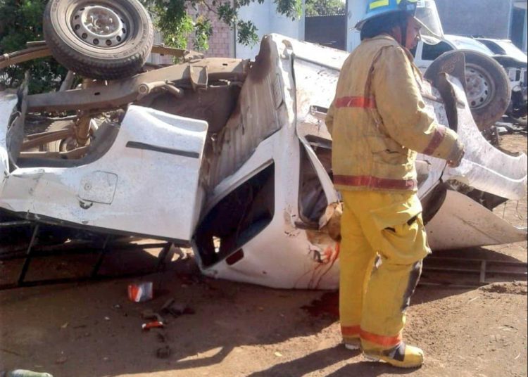 Aparatoso accidente de tránsito deja dos fallecidos en Usulután