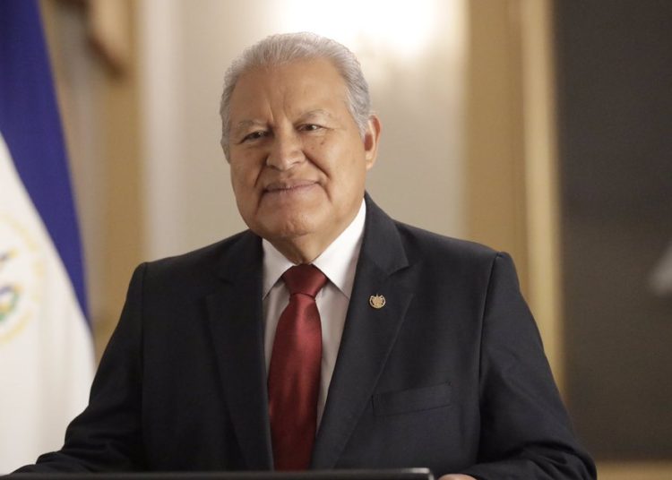 Sánchez Cerén pide a Asamblea rechace ley que privatice agua