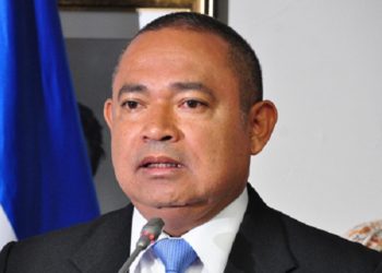 FUNDE denuncia al ministro de Justicia por «violar la Ley de Ética»