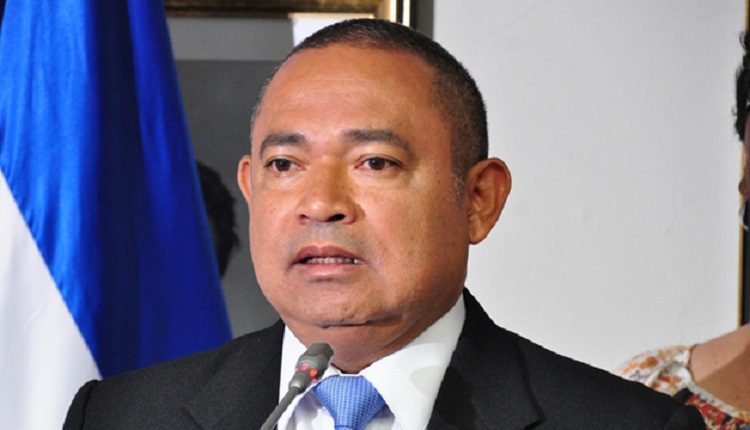 FUNDE denuncia al ministro de Justicia por «violar la Ley de Ética»