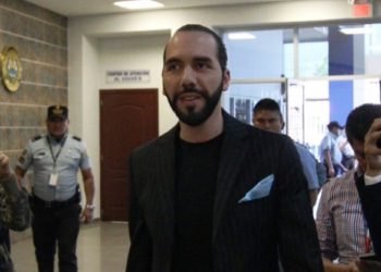Nayib Bukele pide disculpas a Eugenio Chicas
