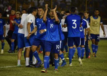 Al final del partido los jugadores celebraron su triunfo. Foto cortesía de La Selecta.