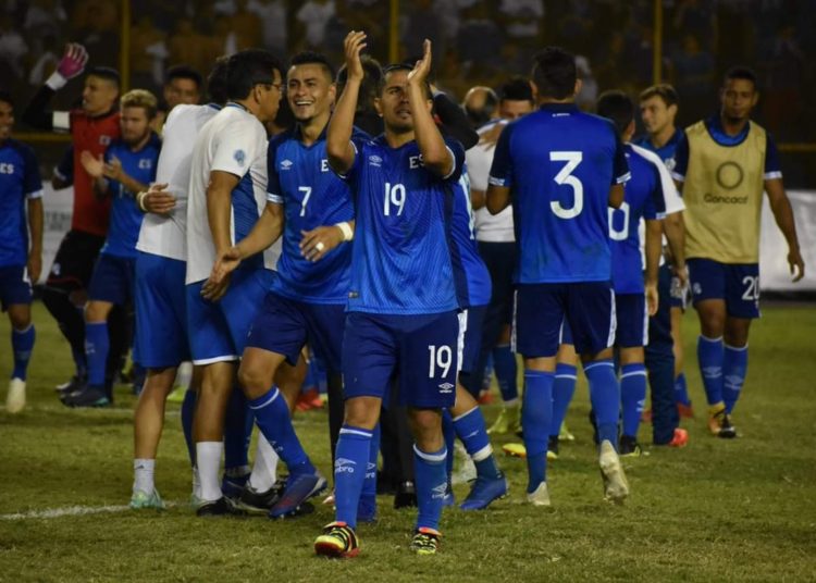 Al final del partido los jugadores celebraron su triunfo. Foto cortesía de La Selecta.