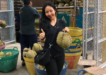 Multimillonario ofrece $300 mil y algo más al hombre que se case con su hija