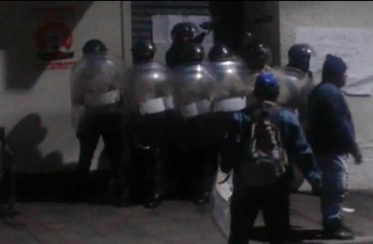 CAM desaloja a sindicalistas que protestaban frente a alcaldía de Ciudad Delgado