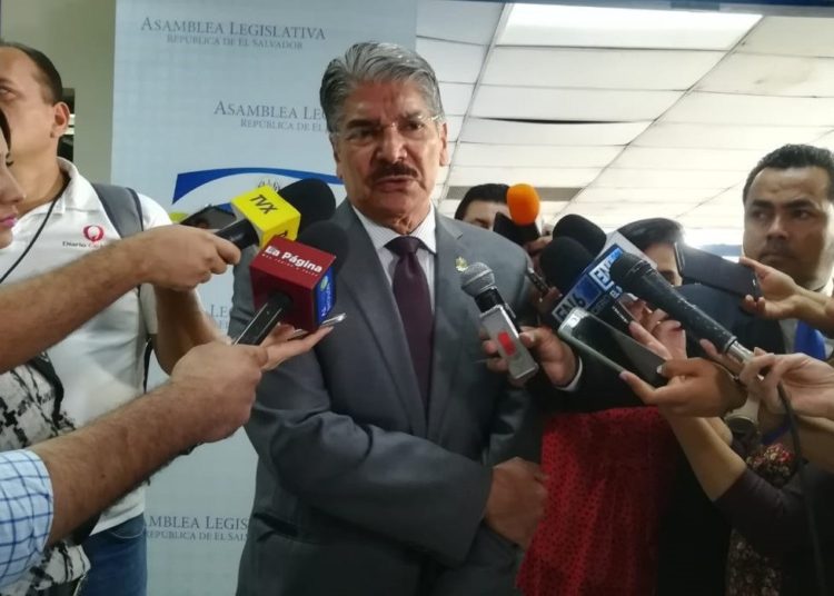 Suspenden sesión plenaria por manifestaciones contra el ente rector del agua