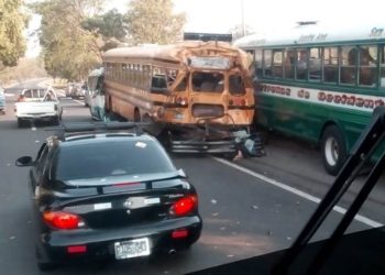 ARENA pide castigar a buseros que provoquen accidentes de tránsito