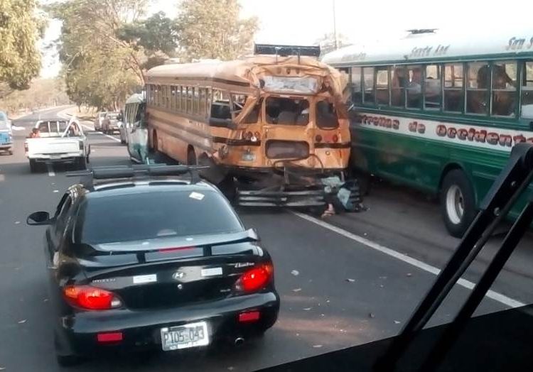 ARENA pide castigar a buseros que provoquen accidentes de tránsito