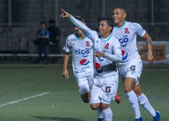 Alianza retoma la cima