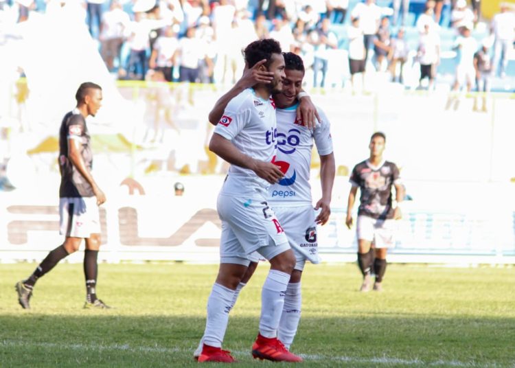 Alianza dio cátedra en el Cuscatlán