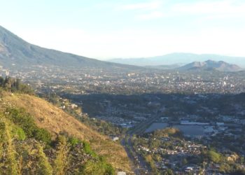 Según BCR la economía salvadoreña crecerá 2.4% en 2019