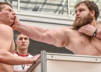 El granjero que se consagró campeón del torneo de cachetadas en Rusia