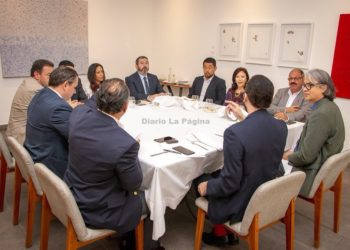 Bukele anticipa “boom” económico luego de reunirse con los cooperantes