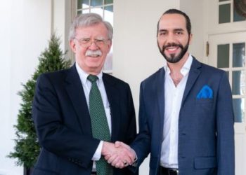 Apoyo a Guaidó, Seguridad y relaciones con China, fue la agenda de John Bolton a Bukele