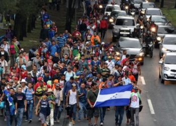 Honduras acusa a México de “estimular” la formación de caravanas migrantes