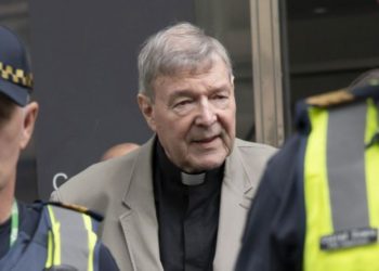 Cardenal George Pell es condenado a 6 años de prisión por pederastia en Australia