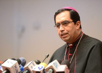 Monseñor Escobar Alas cuestiona a los diputados: «¿Qué país civilizado tiene el agua en manos privadas?»