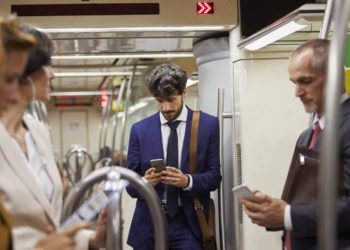 La mitad de los españoles no podrían “vivir” sin internet en el móvil