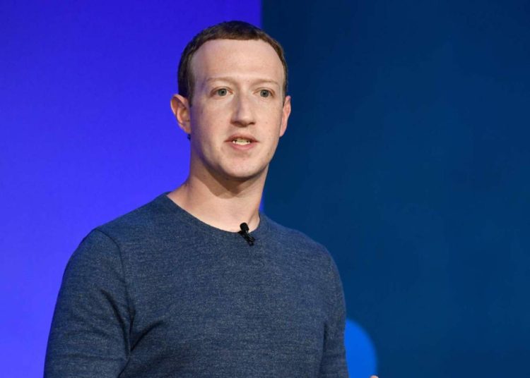 Zuckerberg admite ahora que la privacidad y WhatsApp son el futuro de Facebook