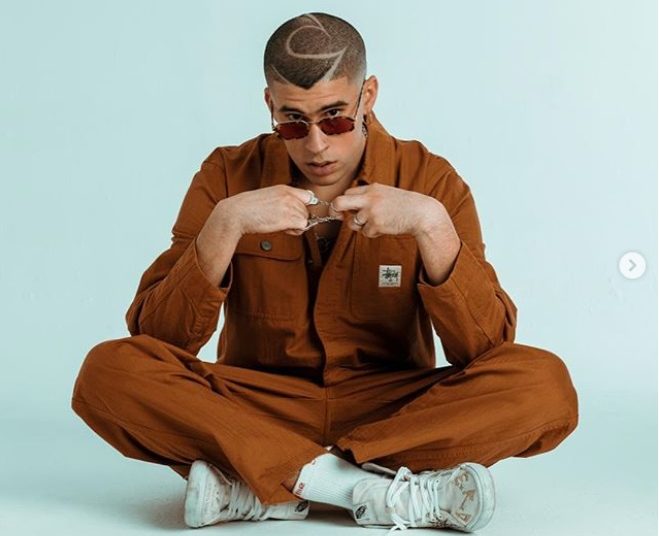 ¡Irreconocible! Bad Bunny impacta con su nuevo look
