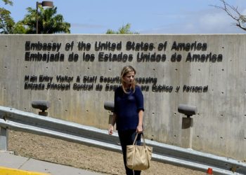 Todos los diplomáticos de EE.UU. que quedaban en Venezuela ya salieron del país, informó Pompeo