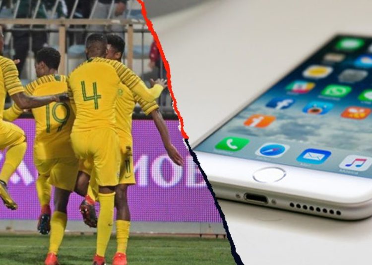 Hicieron sonar el himno de Sudáfrica desde un celular y este fue interrumpido por un mensaje