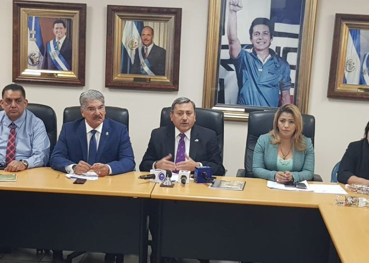 ARENA “retira ficha” en meter a privados a decidir sobre el agua