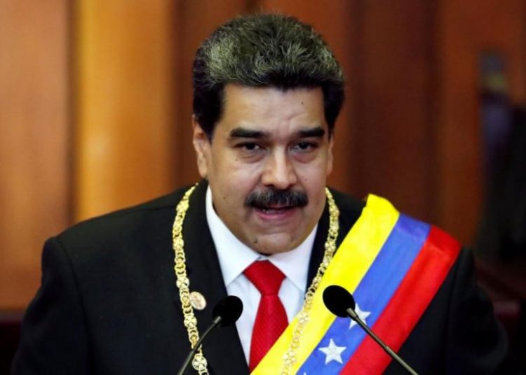 Maduro pide la renuncia a todos sus ministros para reestructurar su gobierno