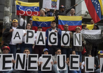 Venezolanos marcharán contra Maduro en el quinto día de apagón